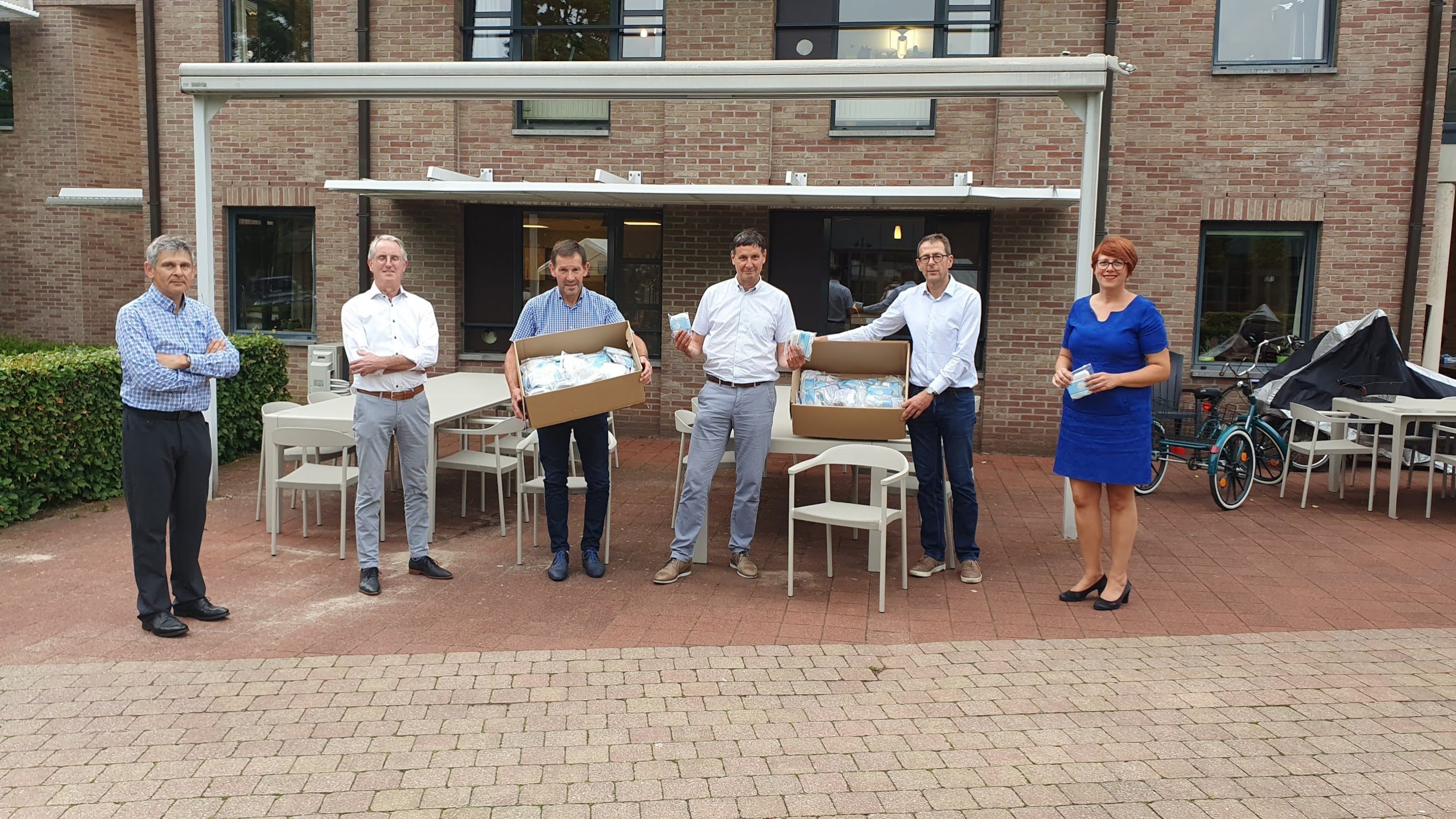 Lions Belgium Lions Club Midden Limburg schenkt 700 mondmaskers